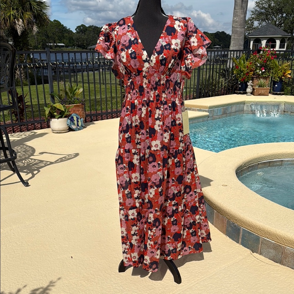 TROVATA BIRDS OF PARADIS Floral V-Neck Maxi Dress